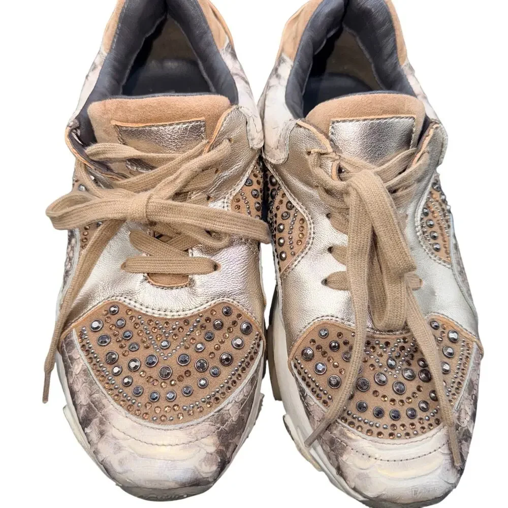 Vince Camuto Tonnidie Sneakers Womens 9 Studded Platform Leather Shoes